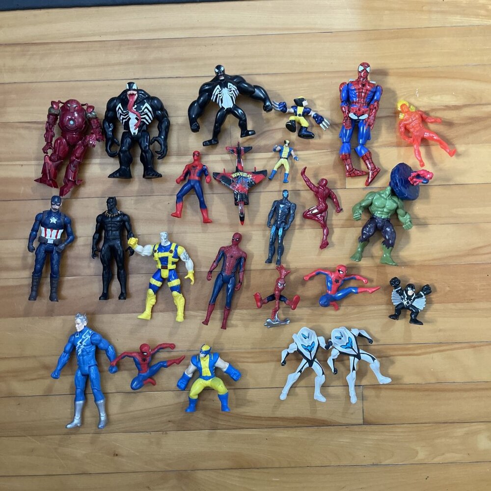 HUGE LOT Loose Marvel Action Figures (Spider-man, Iron man, Hulk, X-men)